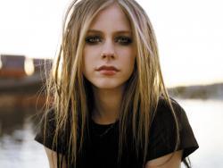 Télécharger gratuitement les sonneries Pop rock Avril Lavigne.