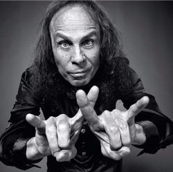Télécharger gratuitement les sonneries Ronnie James Dio.
