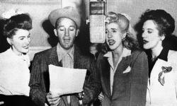 Découper gratuitement les chansons Bing Crosby & The Andrews Sisters en ligne.