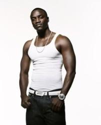 Télécharger gratuitement les sonneries Akon.